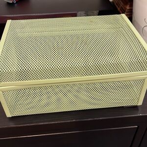 Green metal mesh box